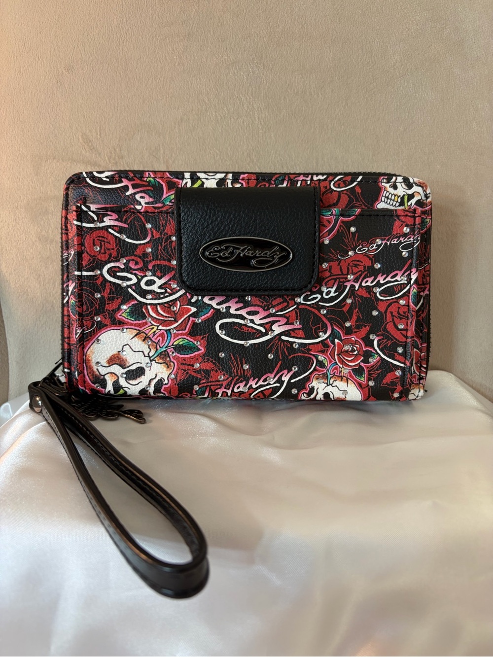 NWOT Ed Hardy Red & Black Signature Skull Wristlet Wallet